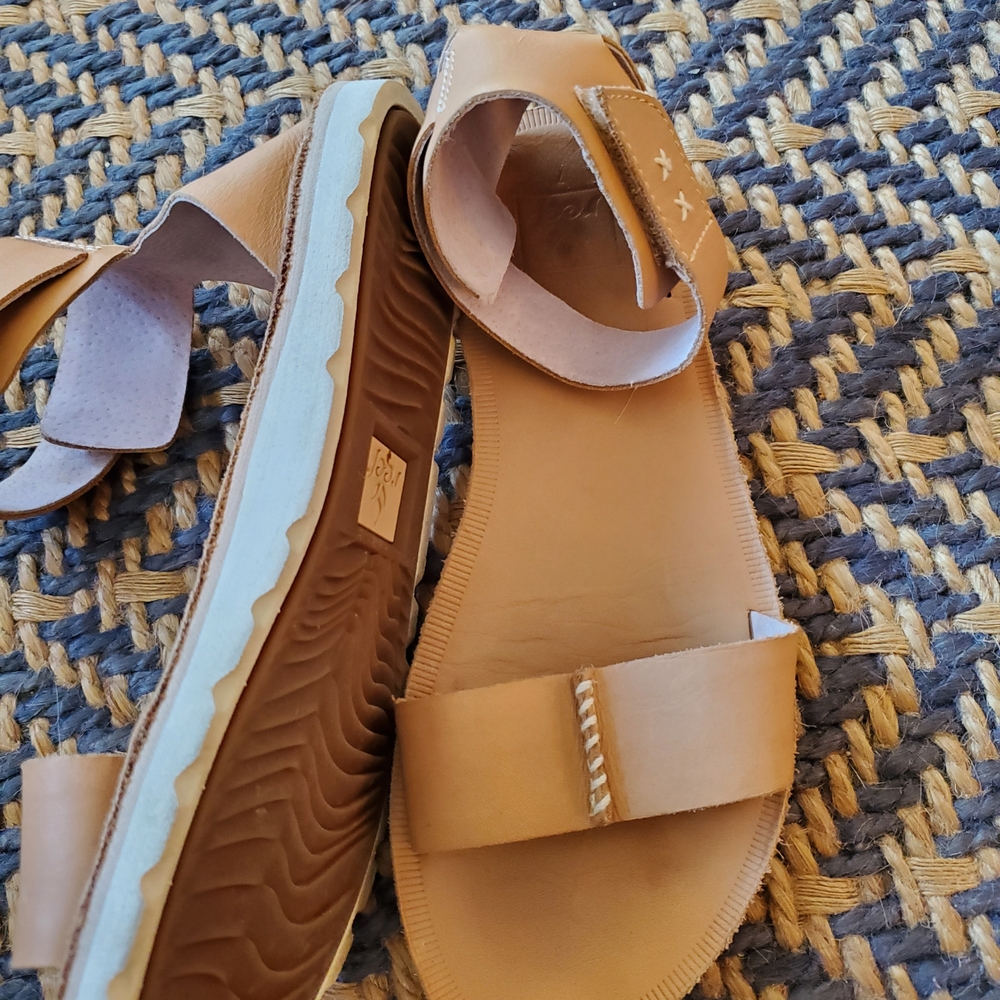 Reef Tan Leather Ankle Strap Sandals - Picture 4 of 4